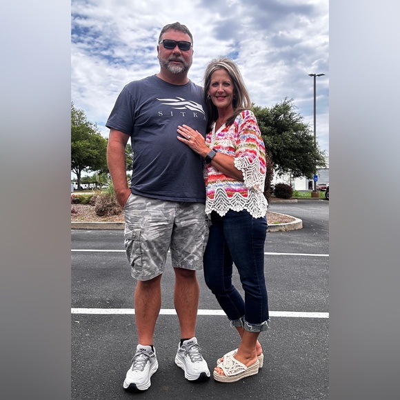 Meet your Posher, Lisa - Picture 3 of 3